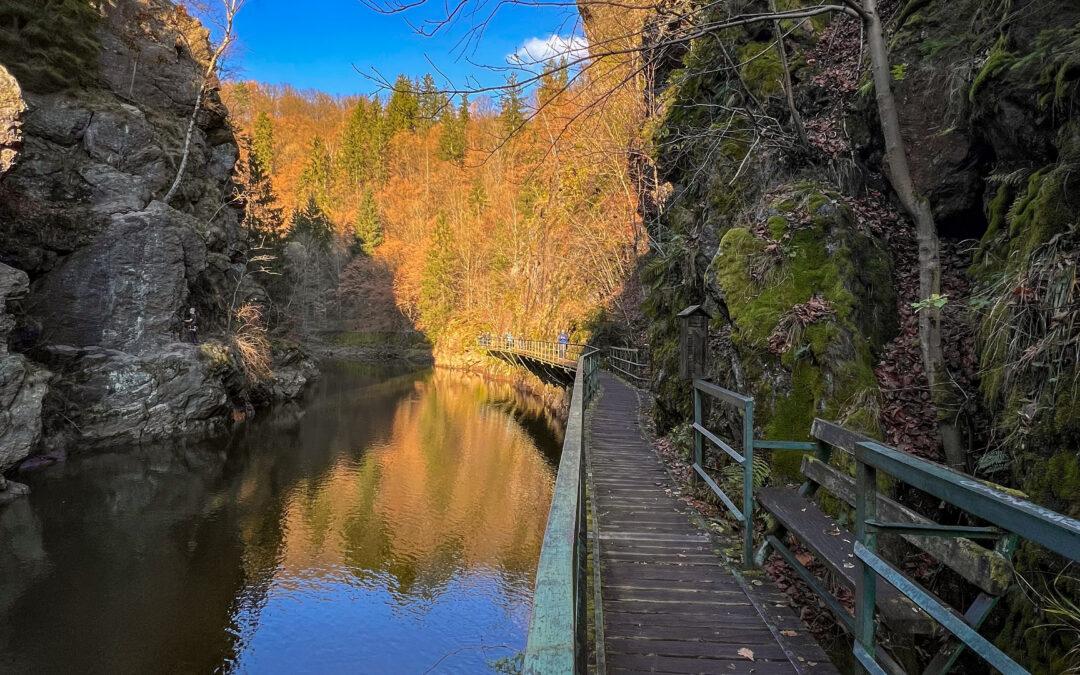 Riegrova stezka: kaňon Jizery, železné galerie a vyhlídky, které tě chytnou za srdce